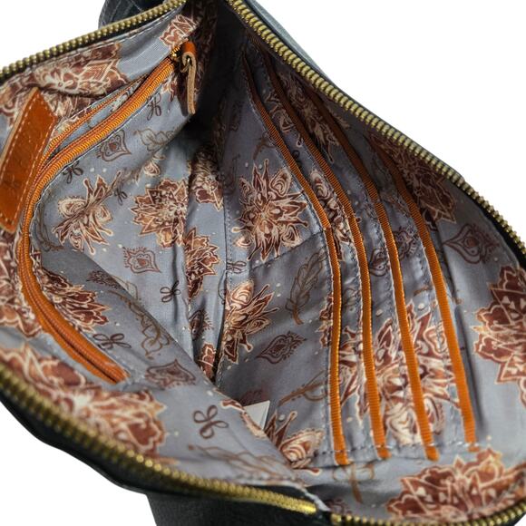 HOBO Sable Wristlet Clutch Black Leather Bracelet Ring Circular Handle Tassel - Picture 12 of 14